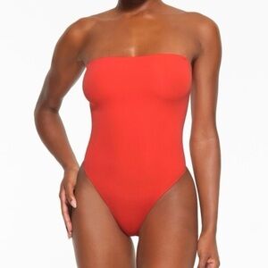 NWOT Skims Poppy Fits Everybody Strapless Bodysuit
